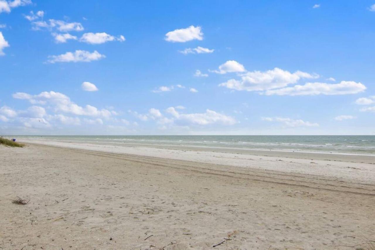 Sea Side 102 Beachfront Sleeps 8 Clearwater Beach Exterior foto